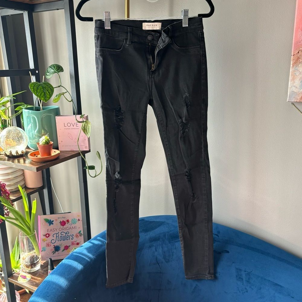 PacSun Ripped Jeggings Size 25